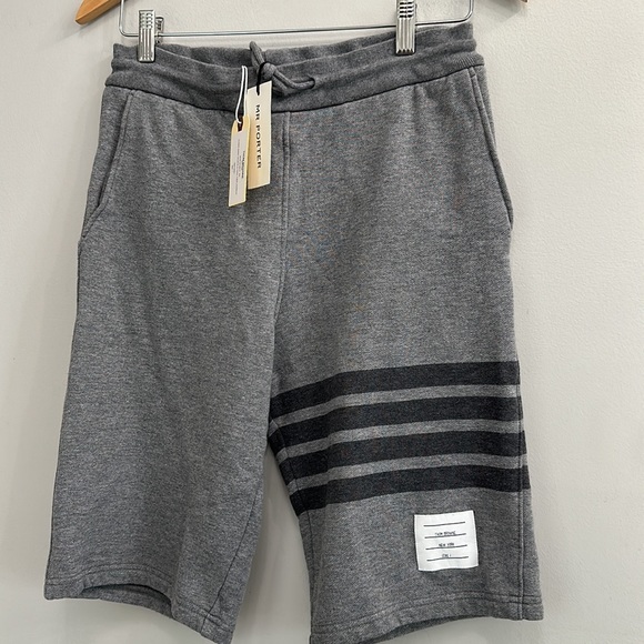 THOM BROWNE MEDIUM GREY COTTON LOOPBACK TONAL 4-BAR SWEAT SHORTS - Picture 5 of 16